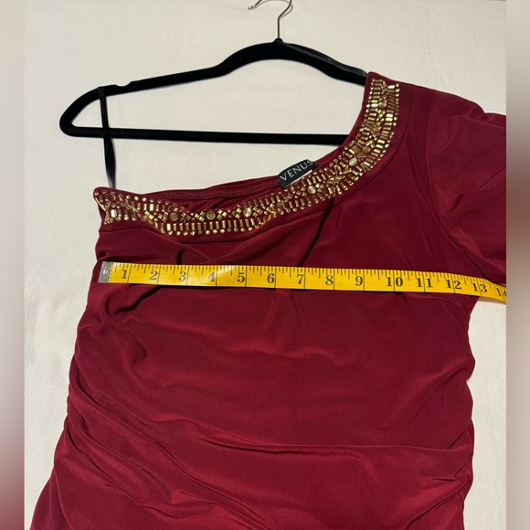 Venus Dress Sz small burgundy/wine colour - Picture 5 of 5